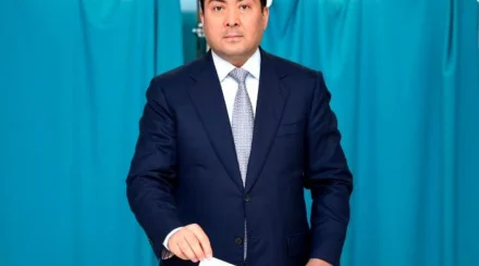 Министр энергетики Ерлан Аккенженов отдал голос на первых выборах в Курултай