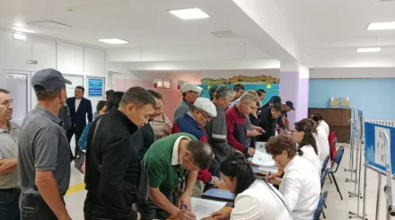  Құрылтайға тарихи сайлау: Қазақстандықтар таң сәріден жаппай дауыс беруге келіп жатыр 