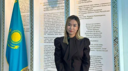 18-летняя жительница Атырау впервые проголосовала на выборах в Курултай