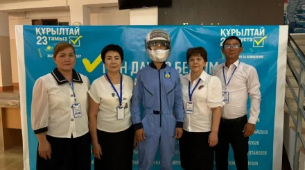 Қызылорда: Ғарышкер кейпіндегі ерекше сайлаушы дауыс берді