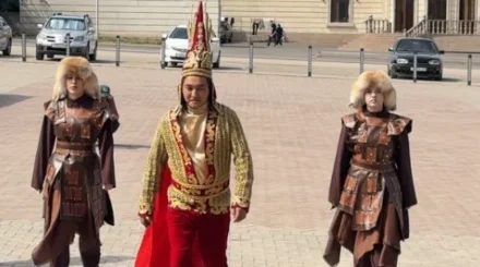 Батыры и "Золотой человек" появились на выборах в Алматинской области