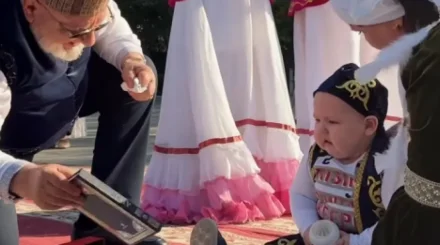  Сайлаудан кейін тұсауы кесілген Максим Абайдың қара сөзін таңдады 