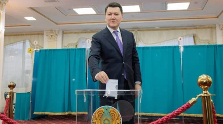  Құрылтай сайлауы - 2026: Ерлан Қарин дауыс берді 