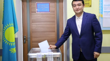 Мәслихат депутаттары дауыс беруге белсенді қатысып жатыр