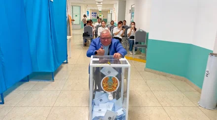Нурлан Оразалин проголосовал на выборах в Курултай