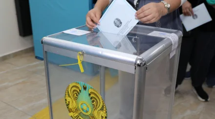  Дауыс берудің аяқталуына 1 сағат қалды: Қазақстандықтар сайлау құқығын жүзеге асыруды жалғастыруда 