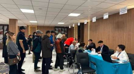 Более 500 избирательных участков начали работу в Астане