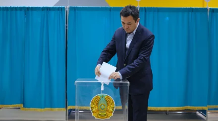  Құрылтай-2026: «Әділет» партиясының төрағасы Айбек Дәдебай дауыс берді 