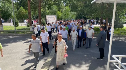 Жители села Алдабергенов всем аулом пришли на выборы в Құрылтай