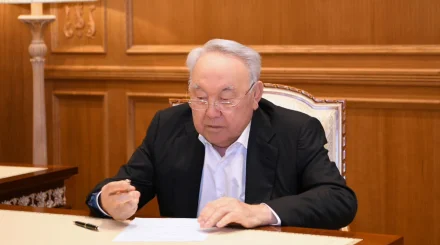 Нурсултан Назарбаев проголосовал на выборах Курултая