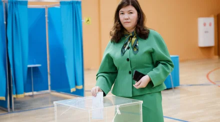   Оқу-ағарту министрі Жұлдыз Сүлейменова Құрылтай сайлауында дауыс берді   