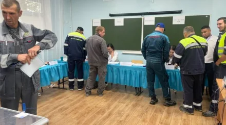  Қосшы құрылысшылары жұмыстағы үзілісті пайдаланып сайлауға барды 