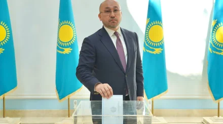 Даурен Абаев проголосовал в Москве