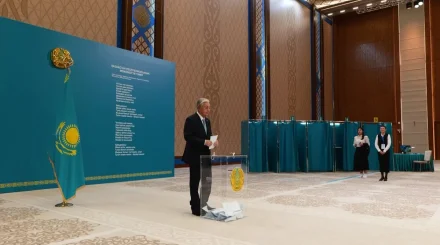 Президент Касым-Жомарт Токаев проголосовал на выборах депутатов Курултая