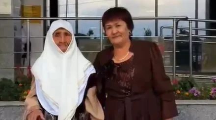 90-летняя бабушка, покорившая лестницу Медеу, проголосовала на выборах