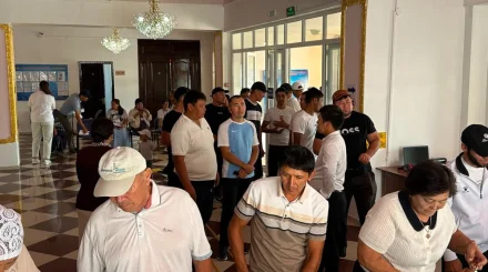 Последний час голосования: казахстанцы продолжают реализовывать свое право голоса