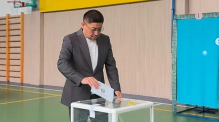  Актер Ерболат Төлеген Құрылтай сайлауында таңдау жасады 