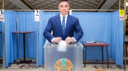 Шымкент әкімі Ғабит Сыздықбеков Құрылтай сайлауында дауыс берді