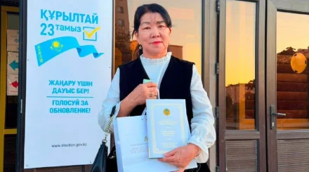 Избирательница по имени Курултай одной из первых сделала свой выбор в Мангистау