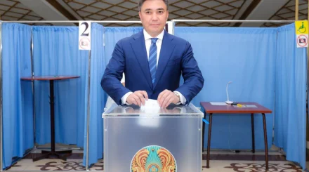  Құрылтай – 2026: Шымкент әкімі Ғабит Сыздықбеков сайлауда дауыс берді 