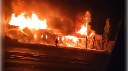 Крупный пожар произошел в агромагазине в Мангистауской области