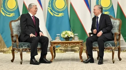 Мирзиёев поздравил Токаева с проведением выборов в Курултай