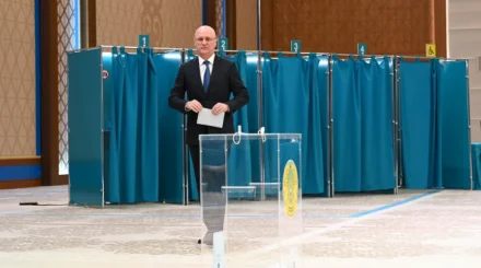   Президент Әкімшілігінің Басшысы Роман Скляр дауыс берді   