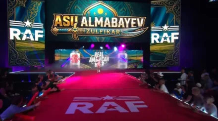 Асу Алмабаев RAF-тегі алғашқы белдесуінде 1 минутта жеңіліп қалды