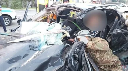 Мужчину зажало в автомобиле после ДТП в Павлодаре