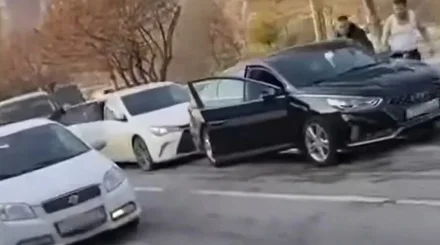  Шымкентте жол апатынан кейін адам ұрлап кеткен күдіктілердің соты басталды 