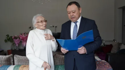  Алматы әкімінің орынбасары Марфуға Айтқожинаны мерейтойымен құттықтады 