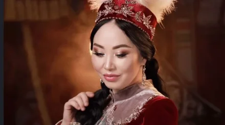 «Табиғатымызға жат нәрсе»: Қарақат Әбілдина ер мен әйелдің сүйісіп амандасуы туралы ойын айтты (ВИДЕО)