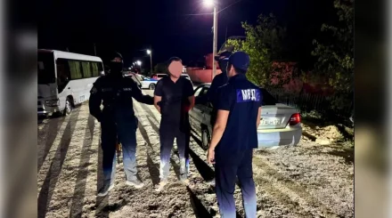 Вымогал деньги за «покровительство»: в Жанаозене задержали подозреваемого