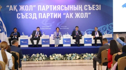 «Ак Жол» определил восемь депутатов нового состава Курултая