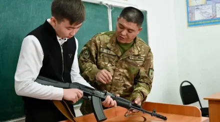 С нового учебного года в казахстанских школах обновят программу НВП