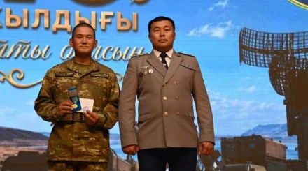   Бес аспапта ойнайтын әскери қызметші «Бүркіт» музыкалық тобын құрды   