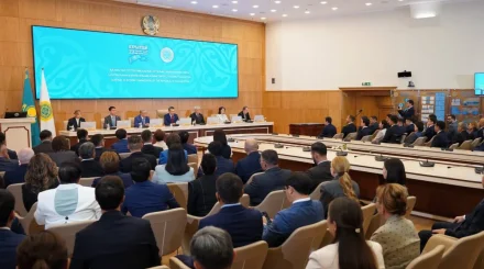 Орталық сайлау комиссиясы Құрылтай депутаттарын тіркеп, куәліктері мен төсбелгілерін табыстады