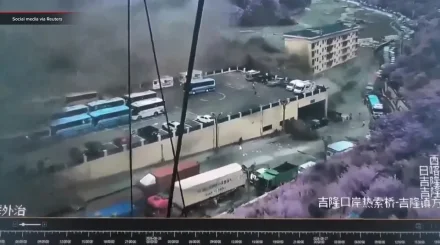 Казахстанка пропала после масштабного наводнения в Непале