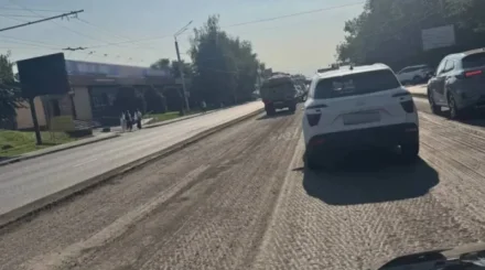 В Алматы меняют новый асфальт, но акимат не хочет объяснять причины