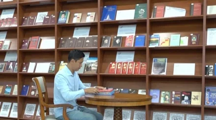 Книги в центре внимания: как в Казахстане развивают культуру чтения
