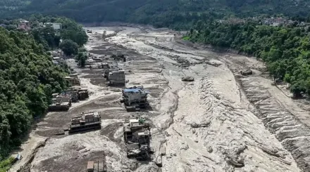 Сход мощного селя в Непале и Тибете: число погибших увеличилось до 270