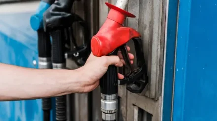 В Казахстане продолжают проверять качество автомобильного бензина