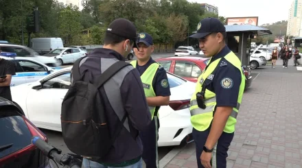 Тротуармен жүруге тыйым: Алматыда самокатшылар жаппай айыппұл арқалады