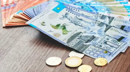 Вклады казахстанцев достигли рекордных 30 трлн тенге