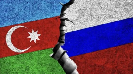 У посольства Азербайджана в РФ вывесили провокационные плакаты: Баку требует расследования