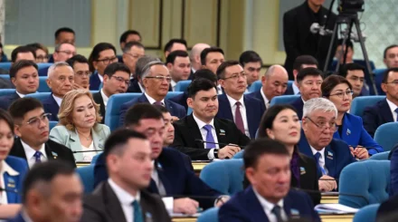 Құрылтайдың 8 комитеті құрылды: Аймағамбетов, Ахмедиев басшылар қатарында