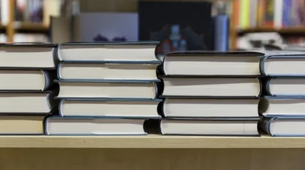 Россия ударила по складу с книгами в Украине