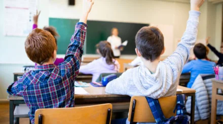  Өскелең ұрпақтың қолайлы және қауіпсіз ортада өмір сүруі үшін барынша жағдай жасауымыз керек – Тоқаев 