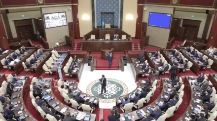Новые депутаты Курултая приносят присягу