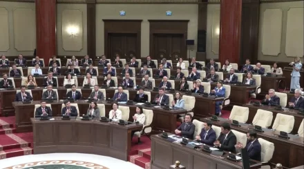 В Астане состоялось первое пленарное заседание Курултая